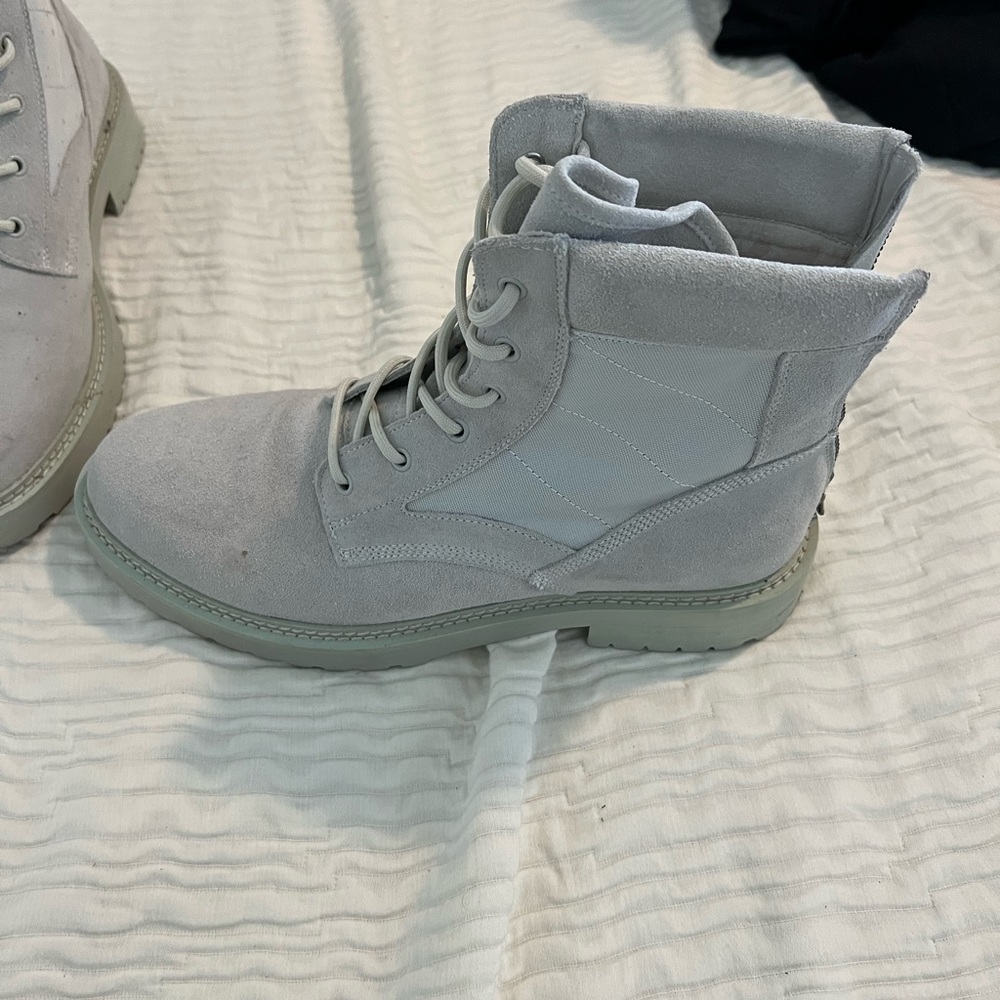 Great condition, only worn a few times